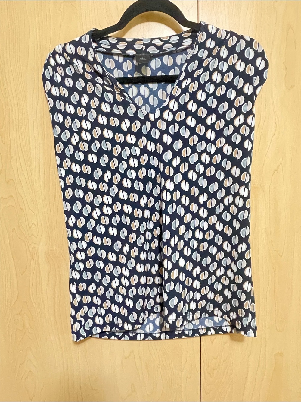 Ann Taylor Factory Navy Sleeveless V-Neck Printed Tank